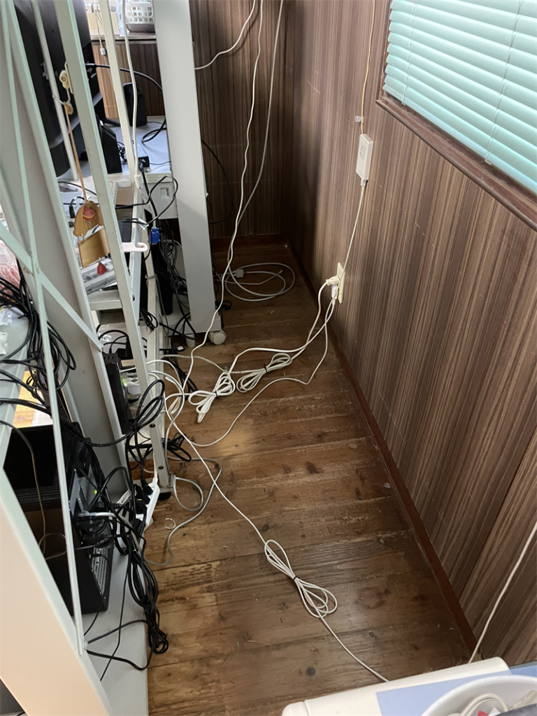 仕事部屋……背面拡大